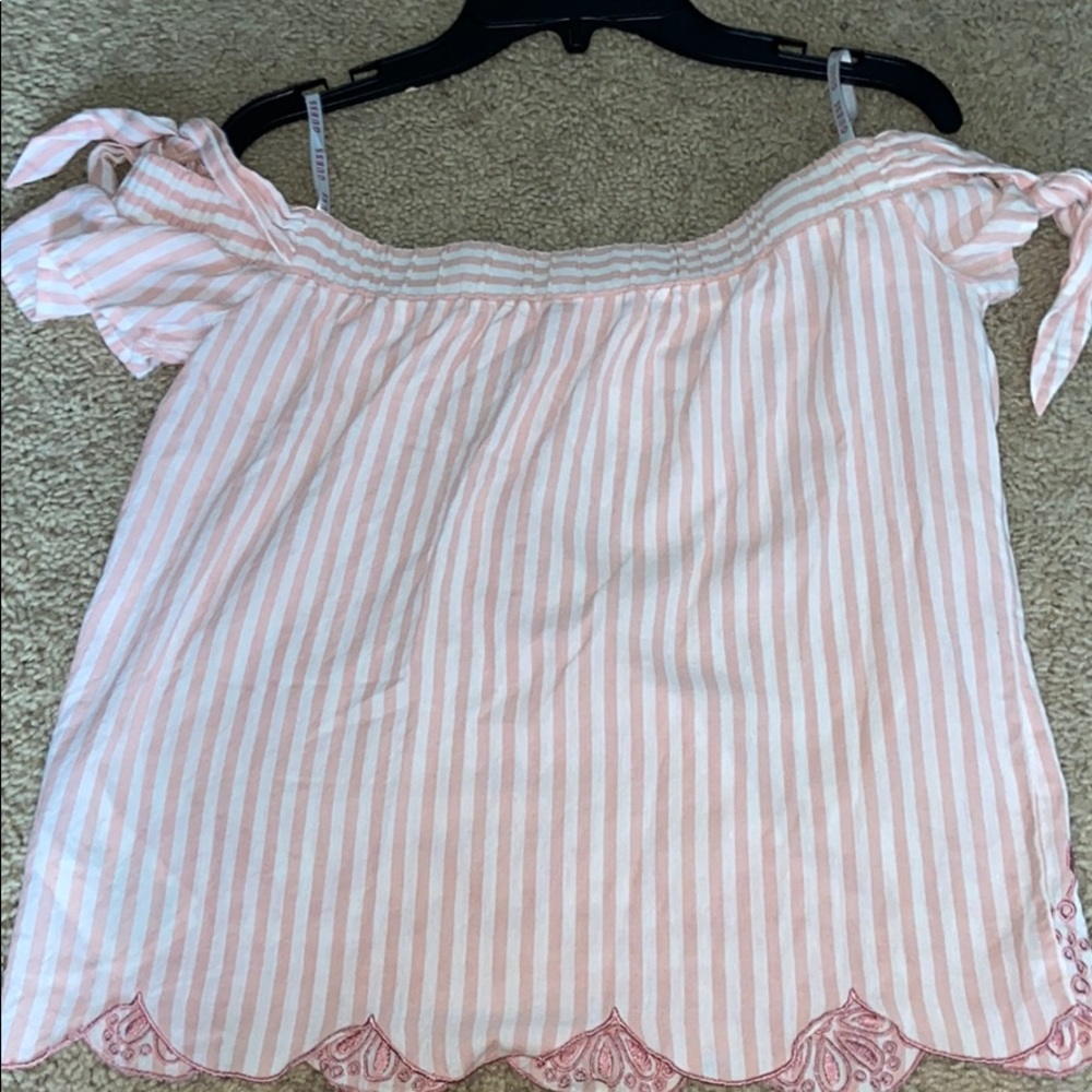 Cropped pink and white off the shoulder tee - Picture 2 of 3